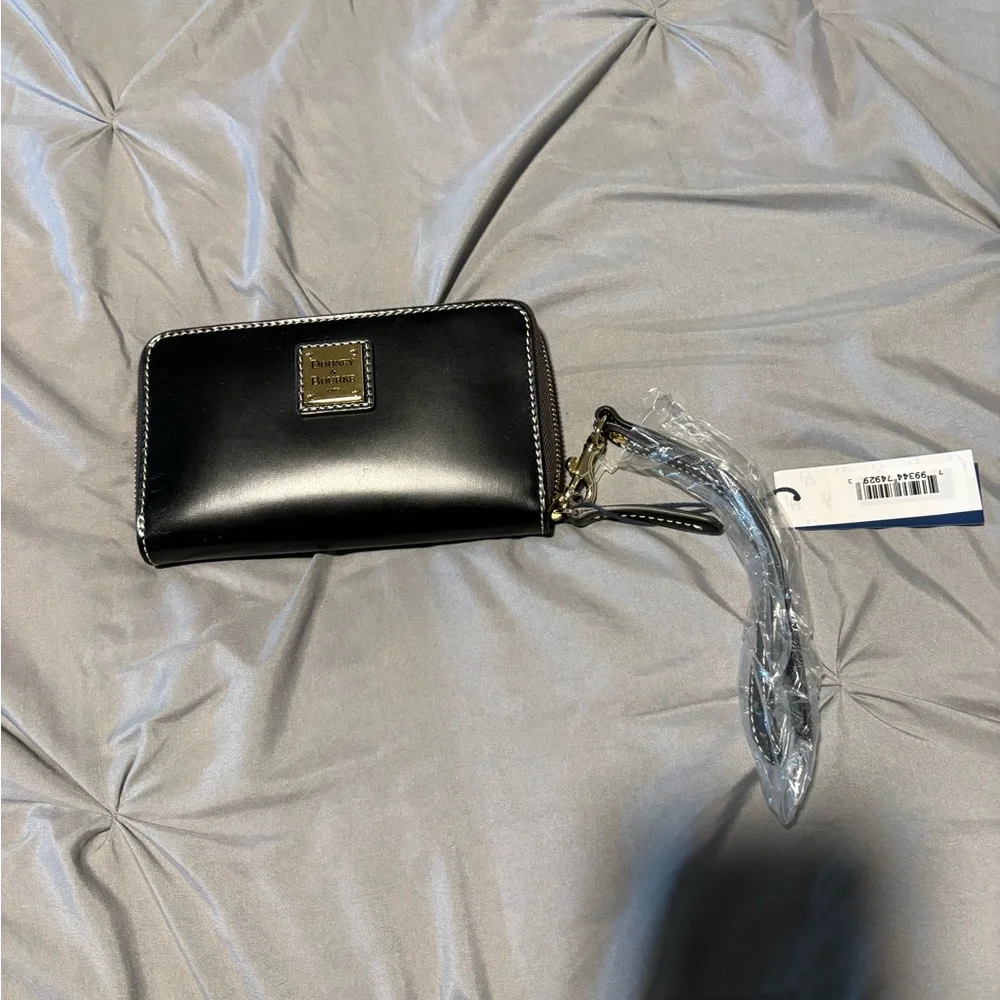 Dooney & Bourke Black Leather Zip-Around Wristlet with Gold Logo - Picture 2 of 4